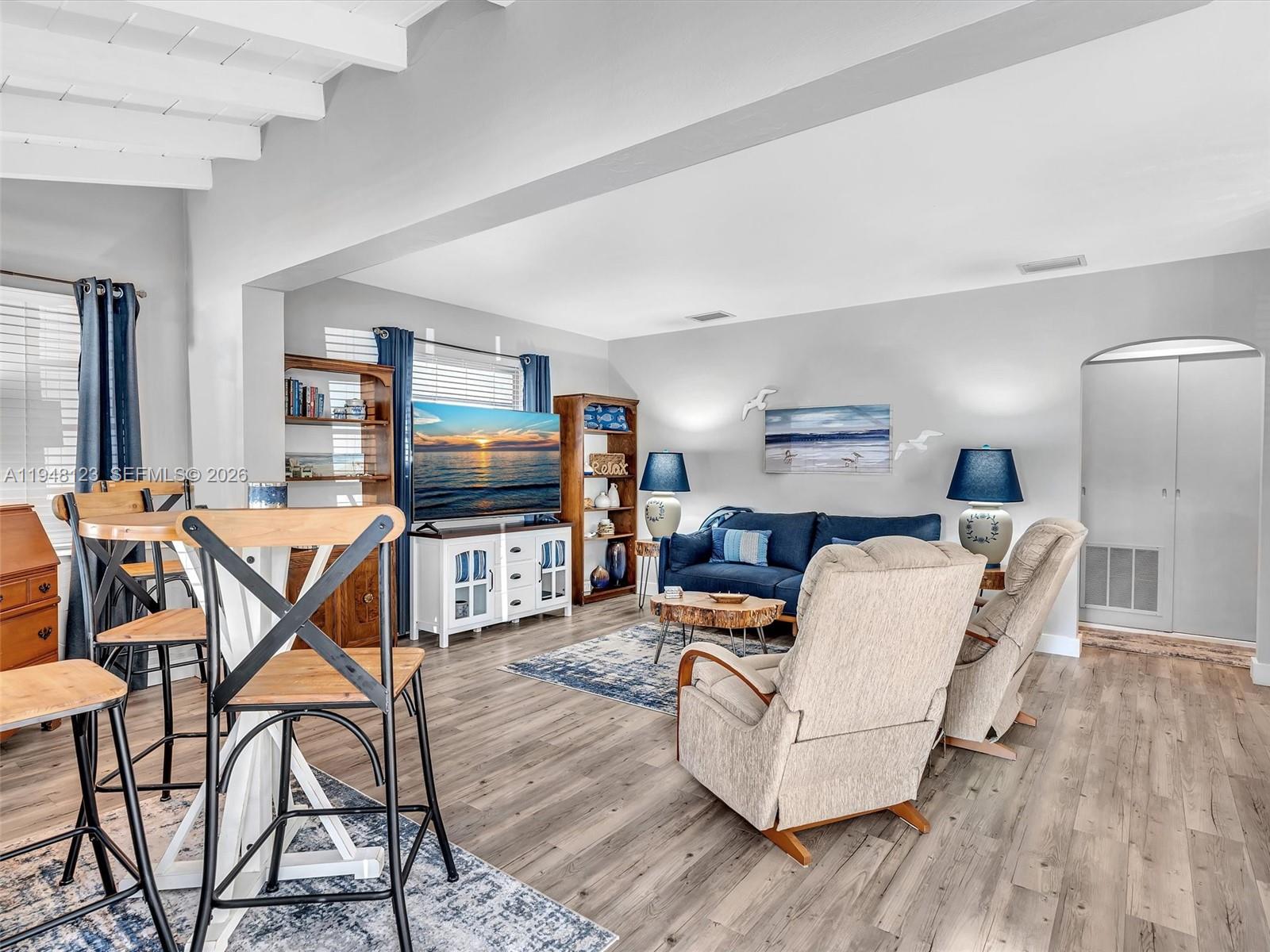 HOLLYWOOD PARK - Residential