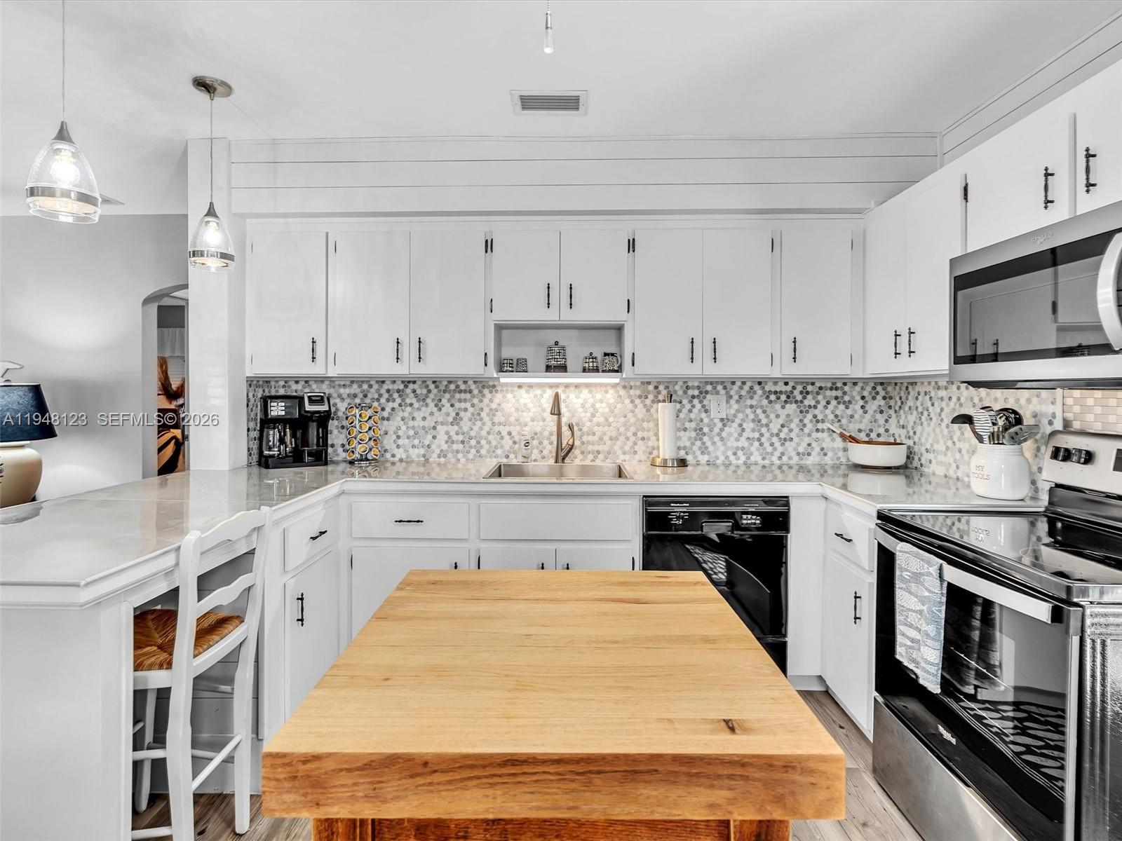 HOLLYWOOD PARK - Residential