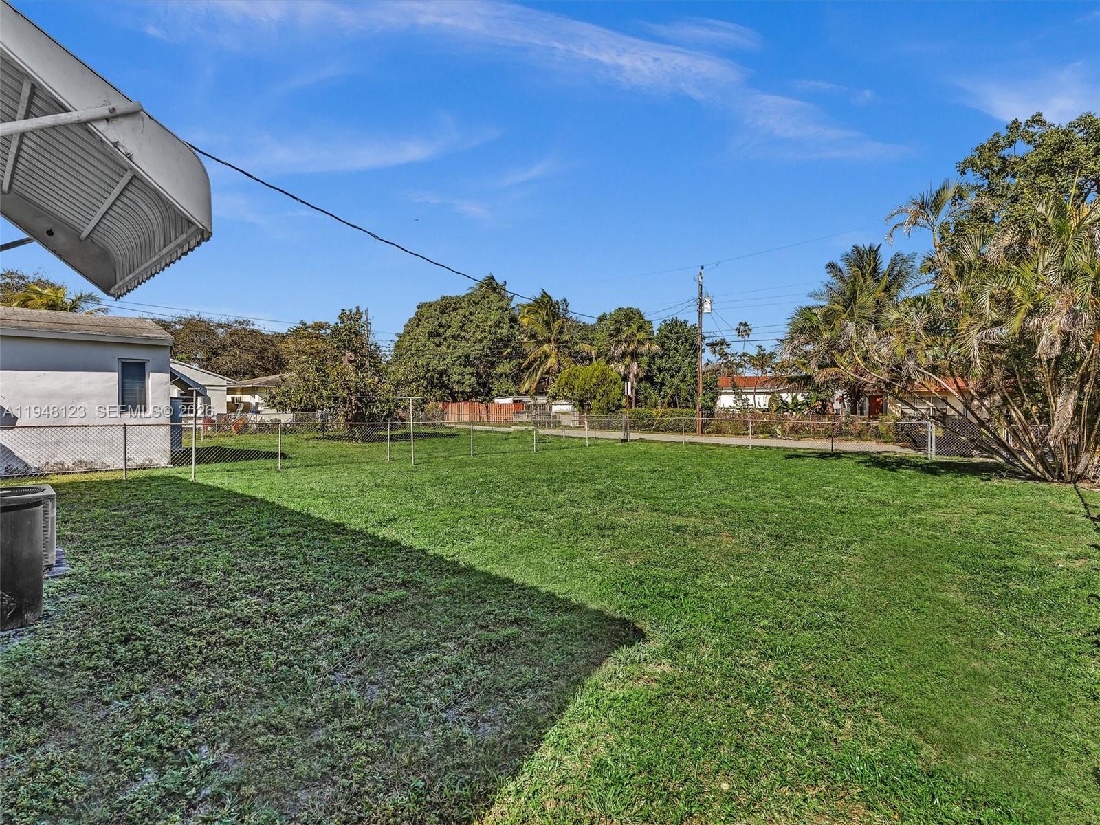 HOLLYWOOD PARK - Residential