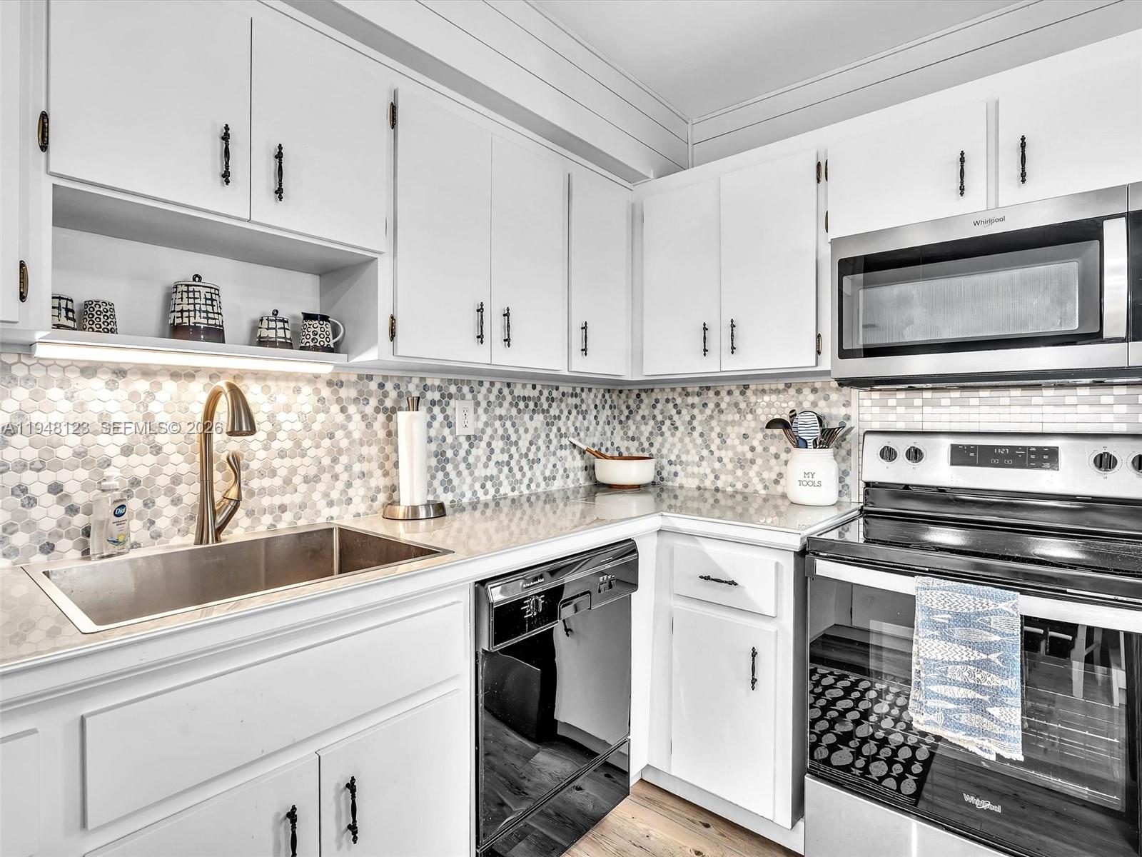 HOLLYWOOD PARK - Residential