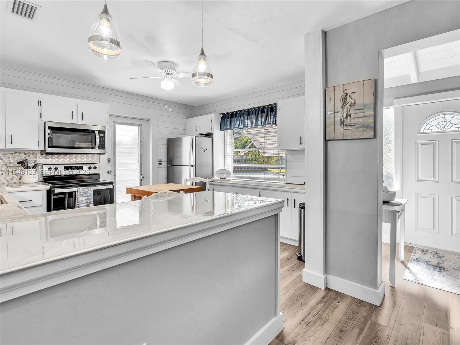 HOLLYWOOD PARK - Residential