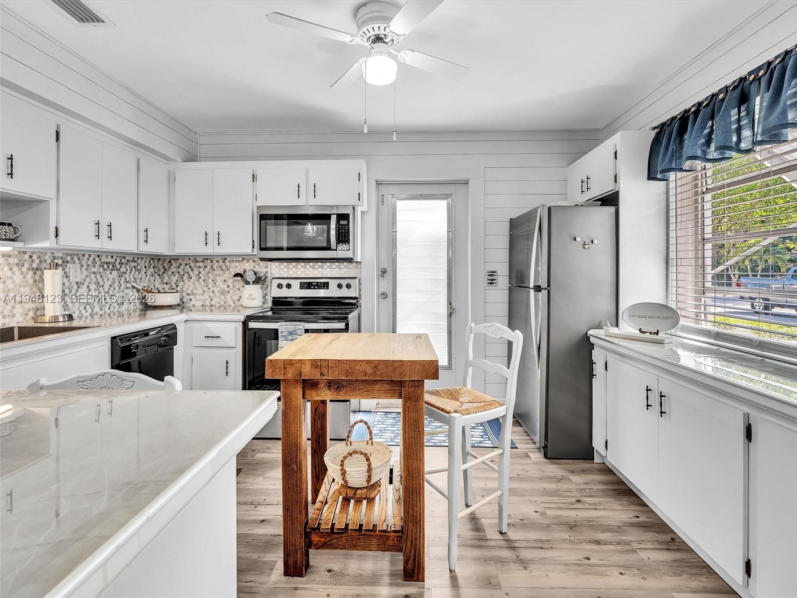 HOLLYWOOD PARK - Residential