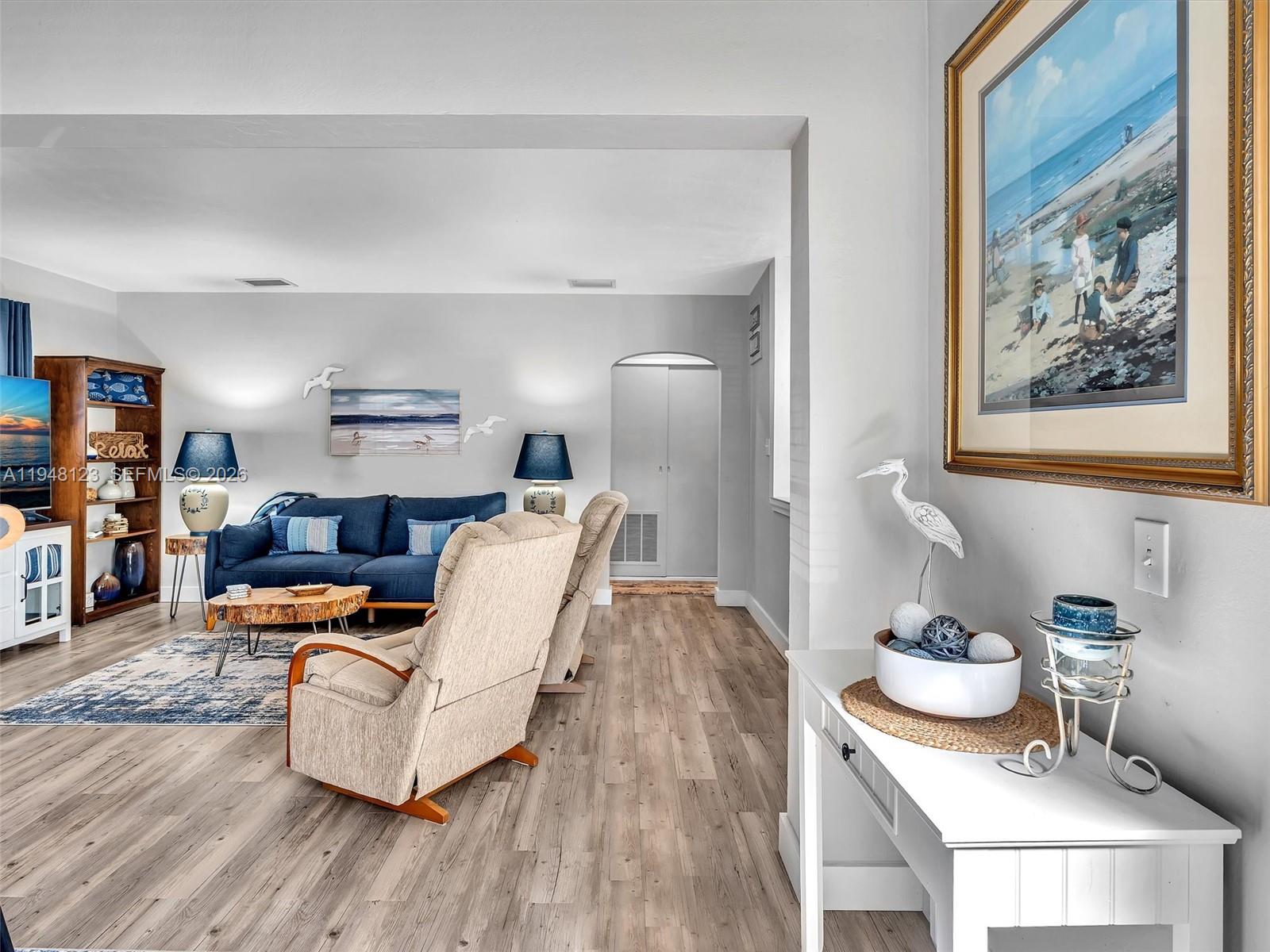 HOLLYWOOD PARK - Residential