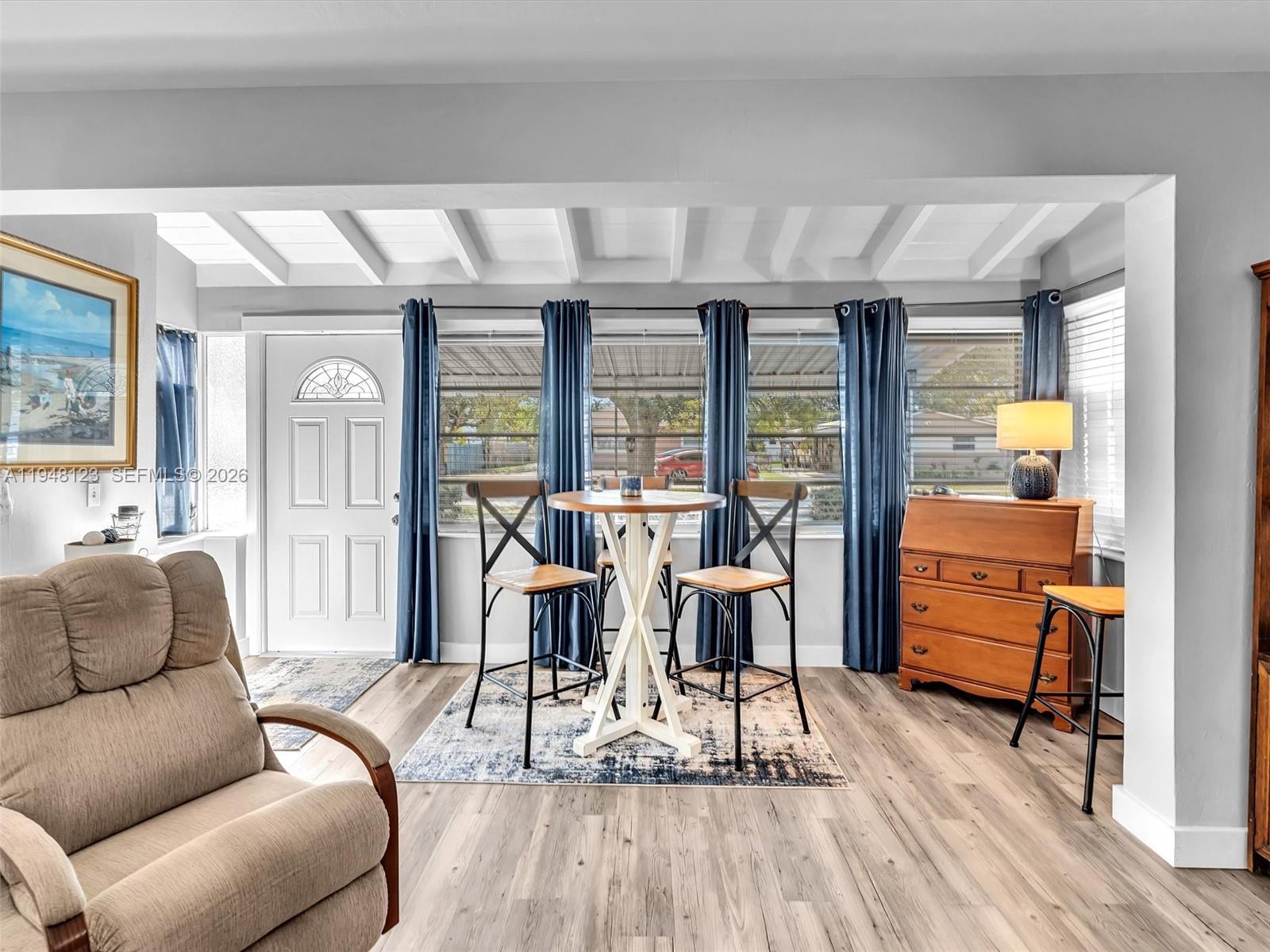 HOLLYWOOD PARK - Residential