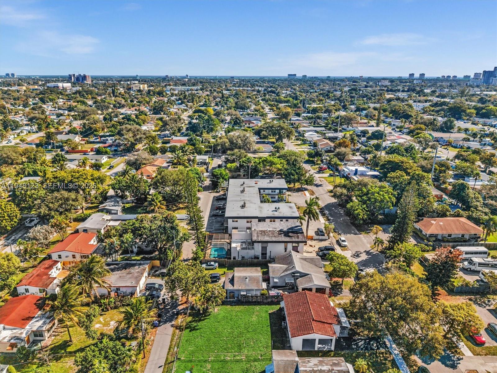 HOLLYWOOD PARK - Residential