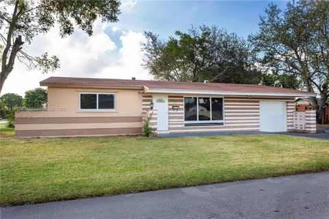 Photo of 2090 Jamaica Dr, Miramar, FL 33023 (MLS # A11314328)