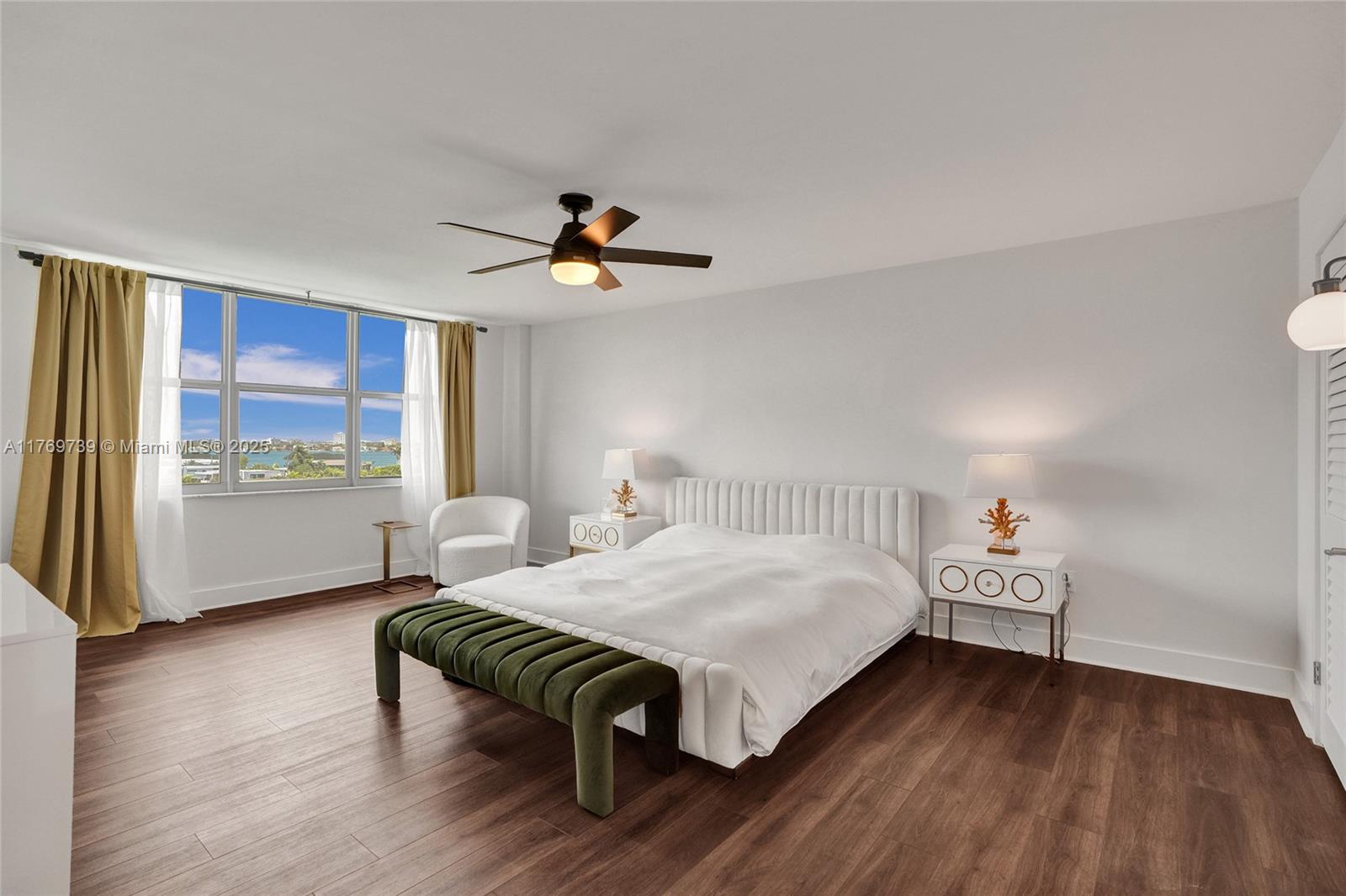 10000 W Bay Harbor Dr PH23