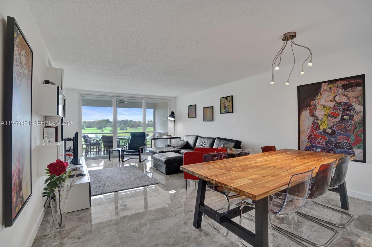 NO 22 PALM-AIRE COUNTRY C - Residential