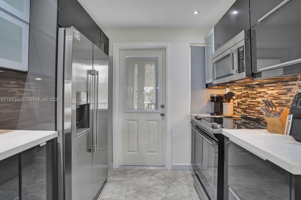 NO 22 PALM-AIRE COUNTRY C - Residential