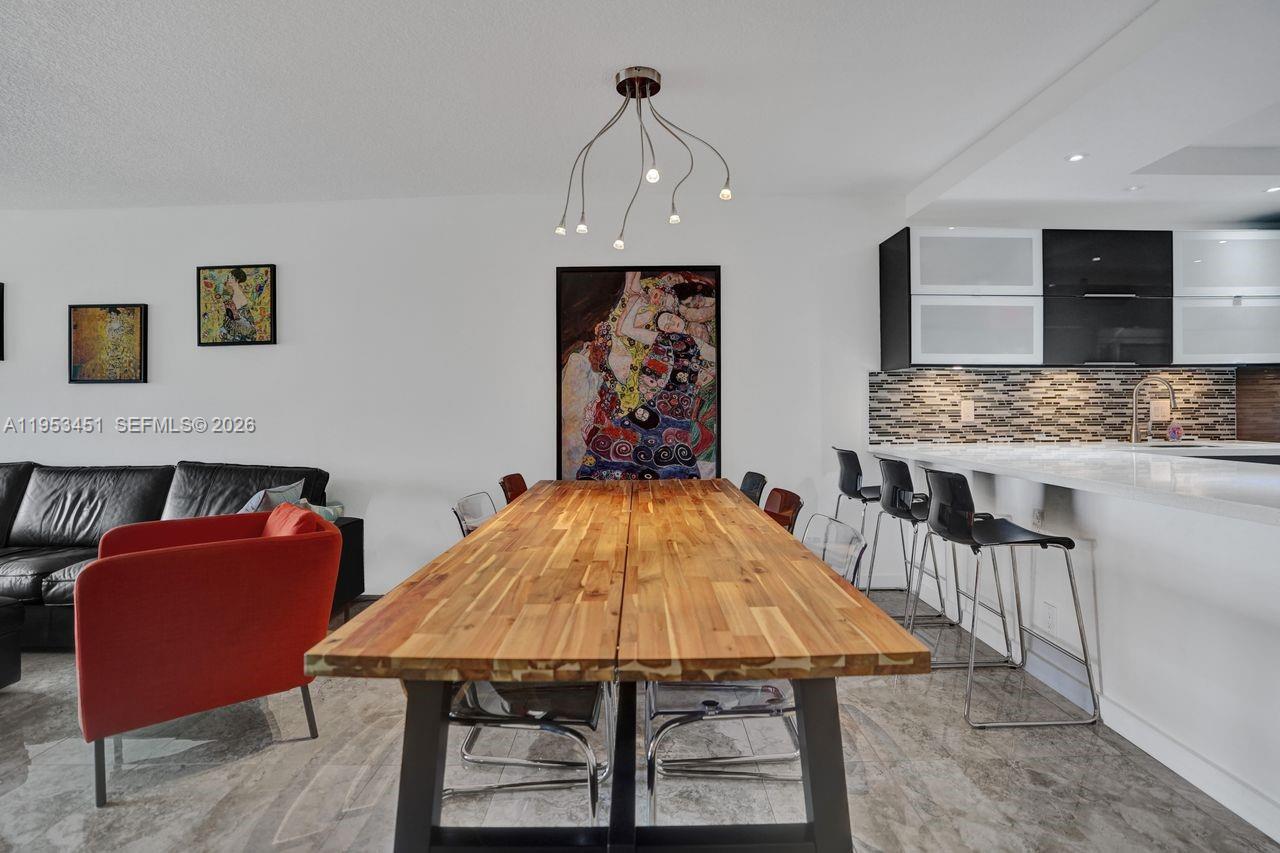 NO 22 PALM-AIRE COUNTRY C - Residential