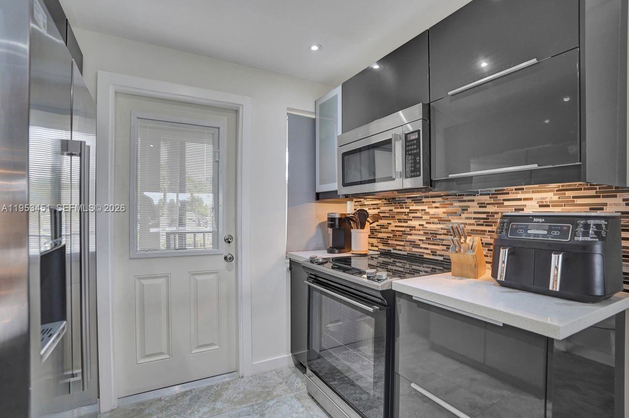 NO 22 PALM-AIRE COUNTRY C - Residential