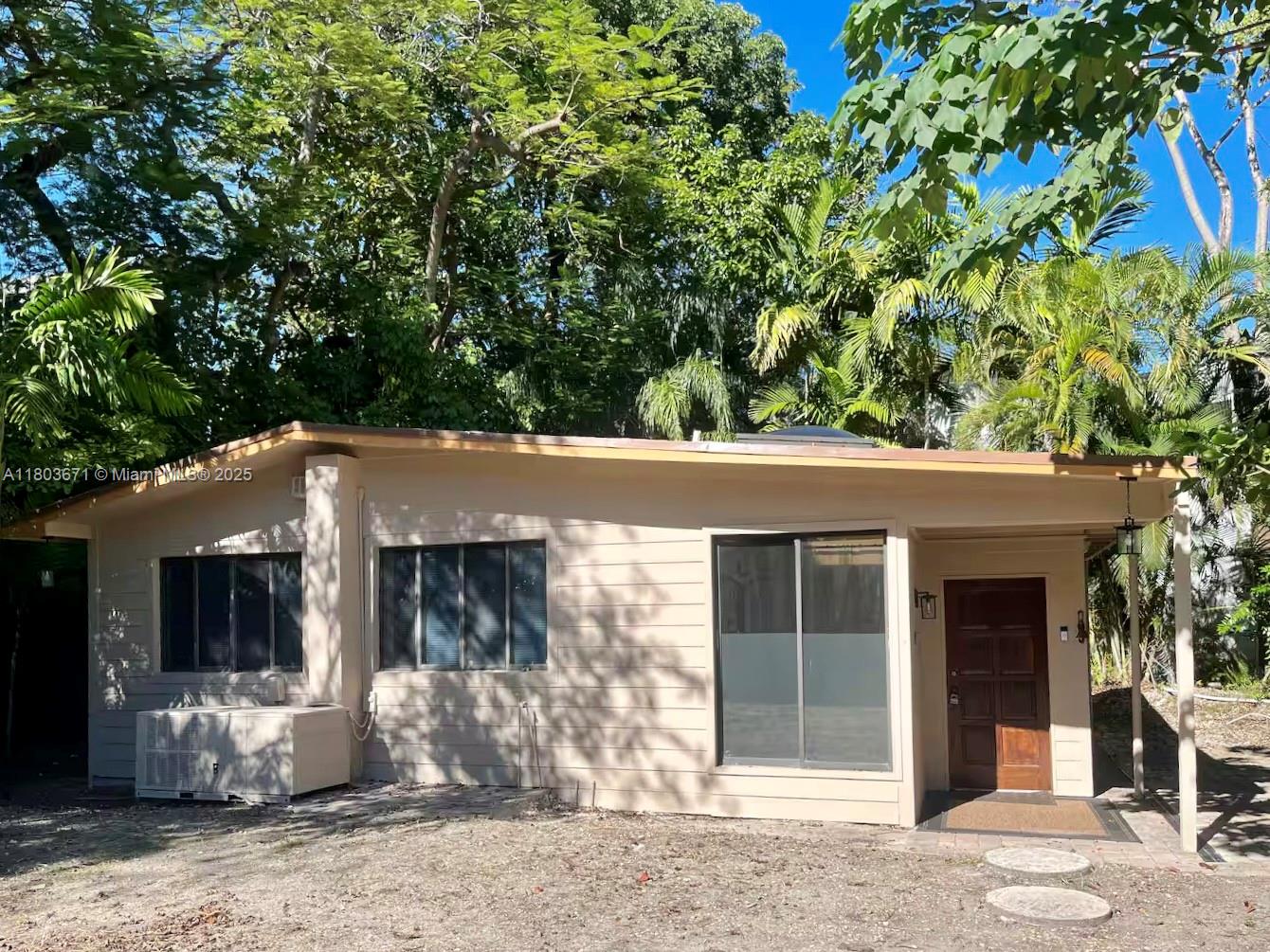3164 Center St, Miami, Broward County, Florida - 1 Bedrooms  
1 Bathrooms - 