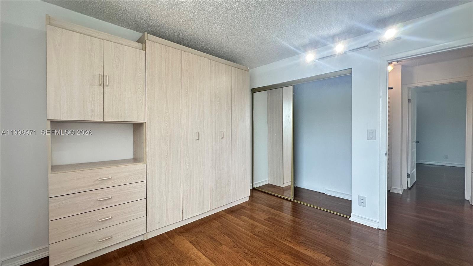 SCARBOROUGH II - Residential