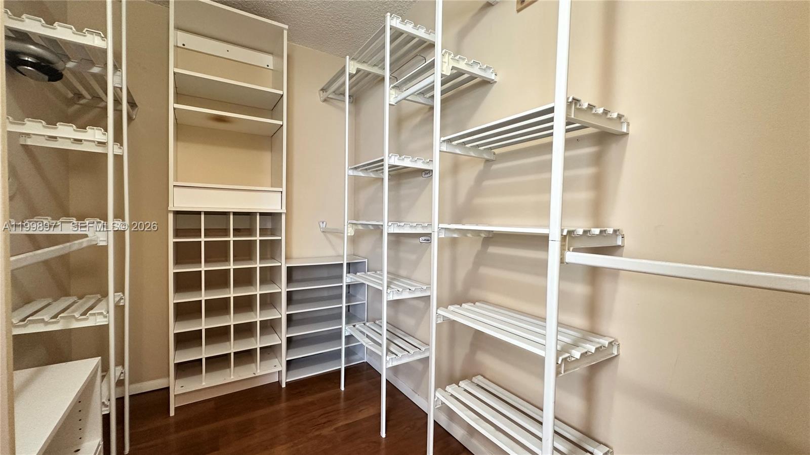 SCARBOROUGH II - Residential