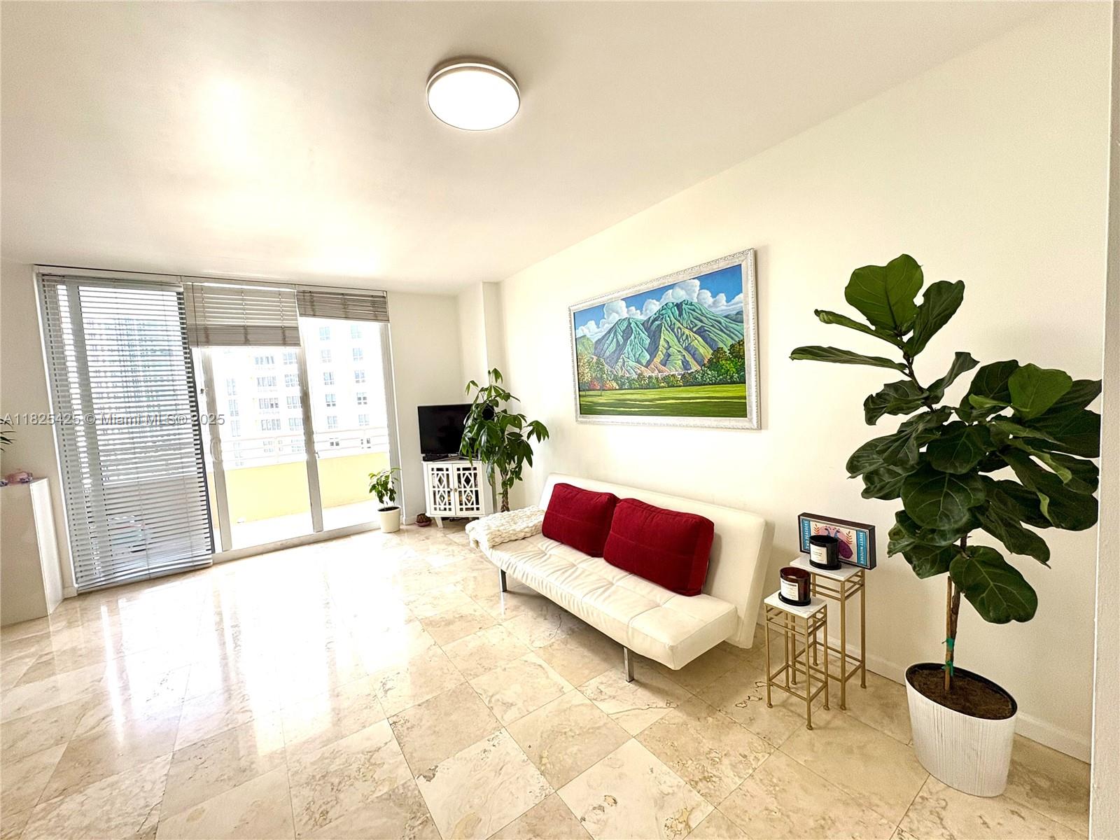808 Brickell Key Dr 1103