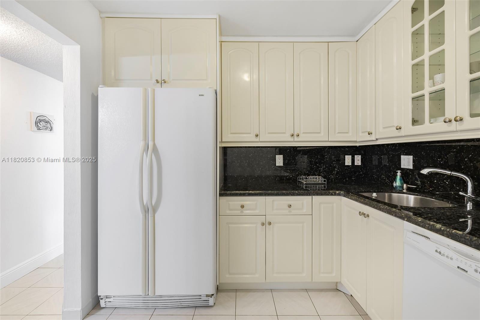 AVANT GARDE CONDO - Residential