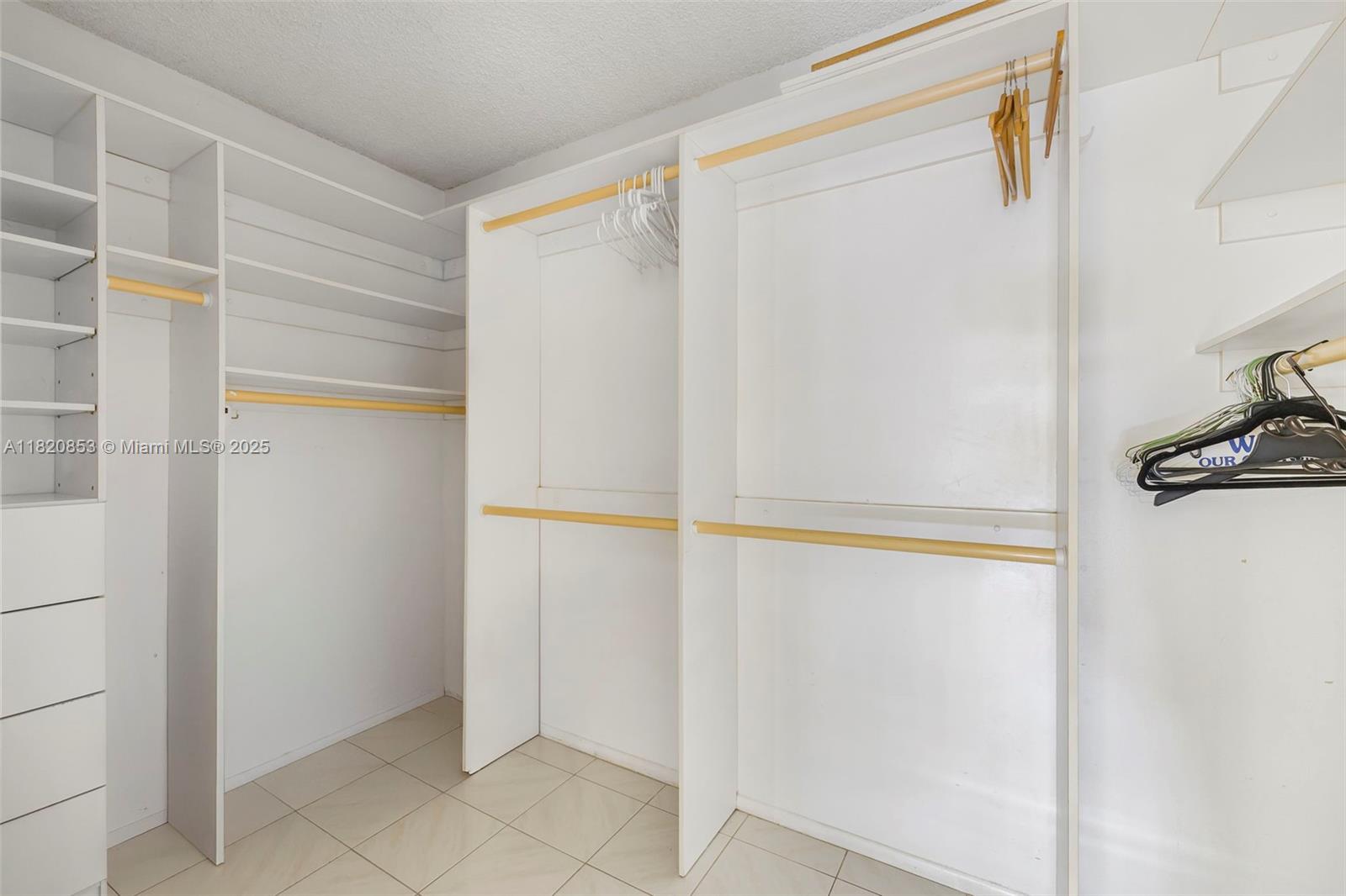 AVANT GARDE CONDO - Residential