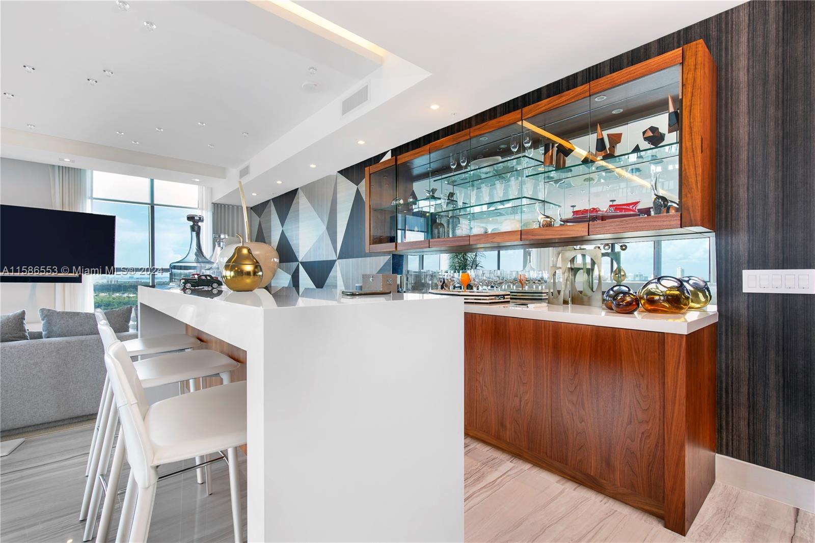 MARINA PALMS RESIDENCES S - Residential