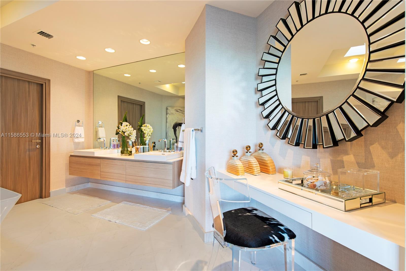 MARINA PALMS RESIDENCES S - Residential
