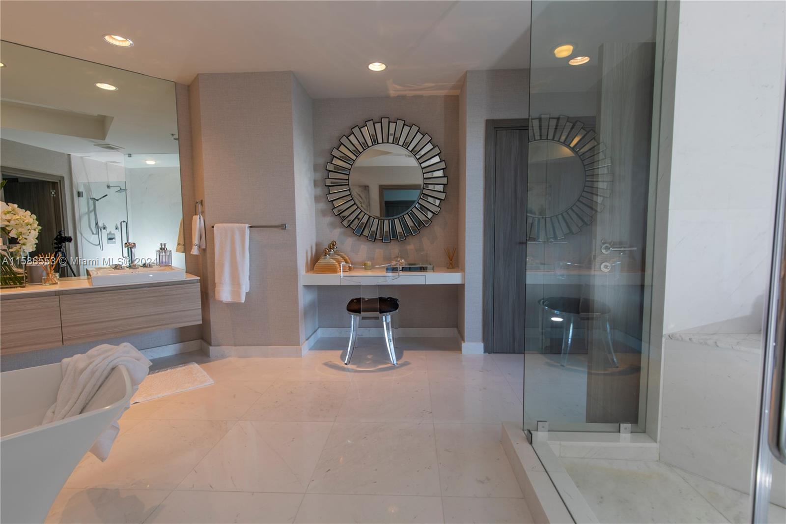 MARINA PALMS RESIDENCES S - Residential