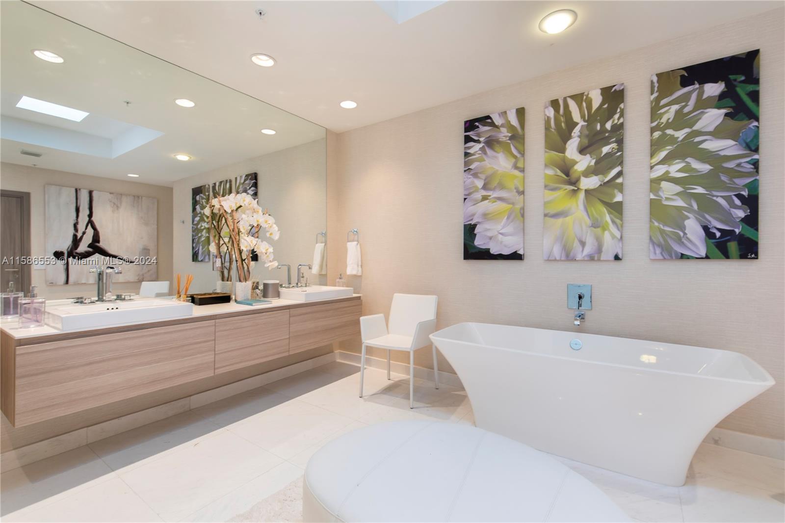 MARINA PALMS RESIDENCES S - Residential