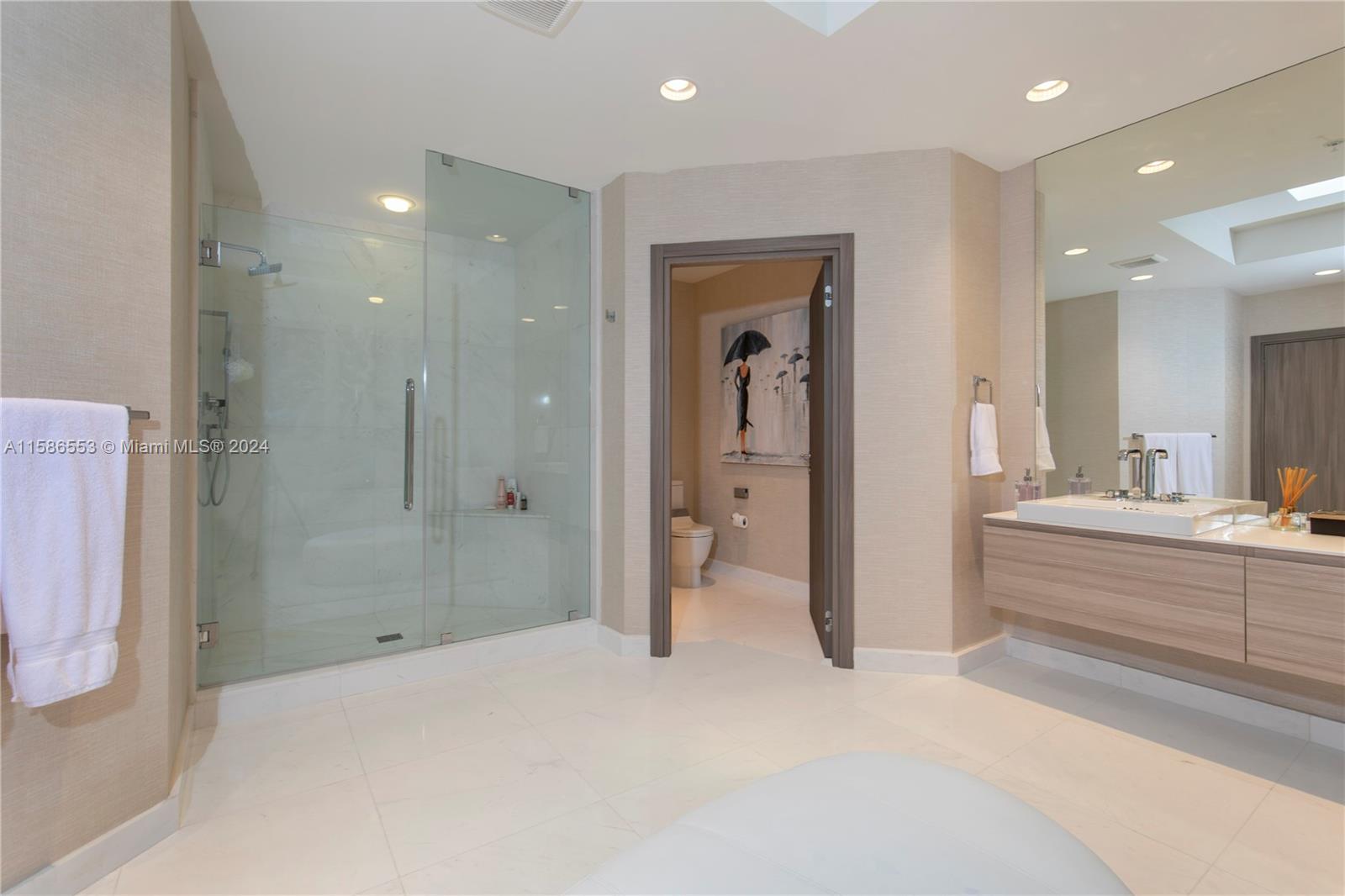 MARINA PALMS RESIDENCES S - Residential