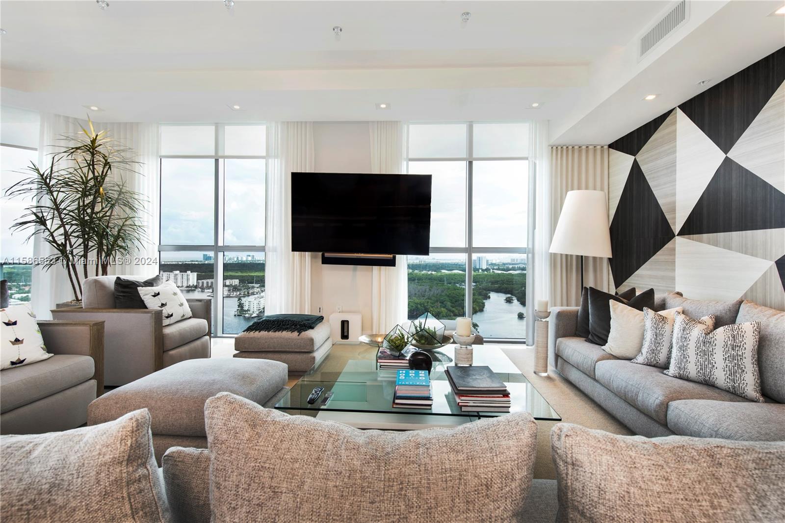 MARINA PALMS RESIDENCES S - Residential
