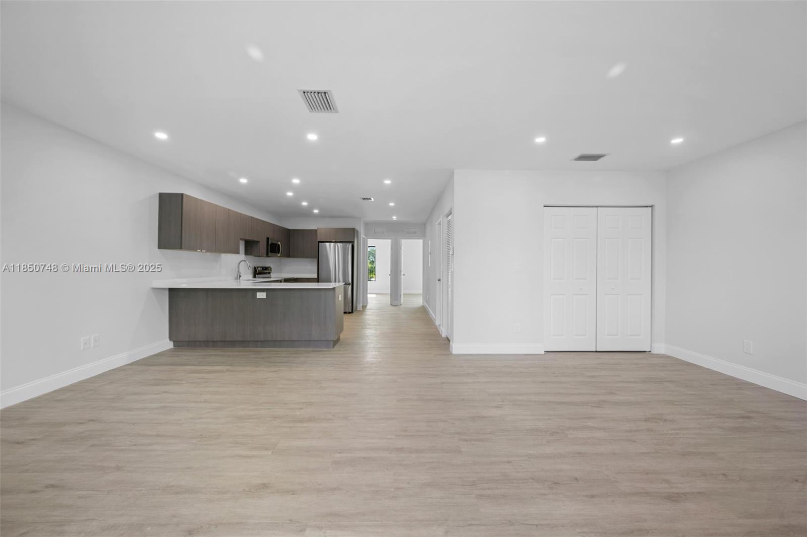 Brand new 2/2.Second floor. Washer and Dryer in the unit. Open layout. Plenty parking space. Quiet community.