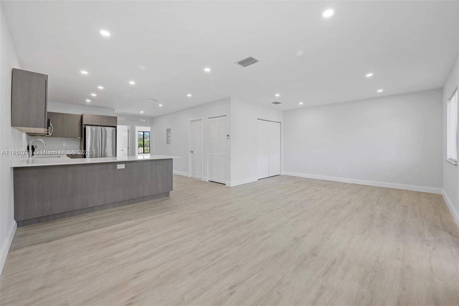 349 NW 40th St 202