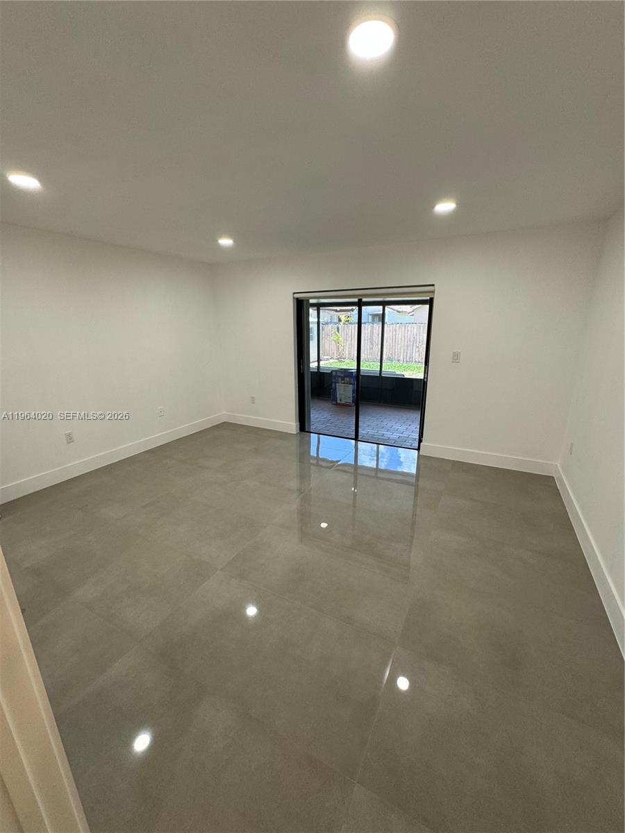 LEOMAR HOMES - Residential