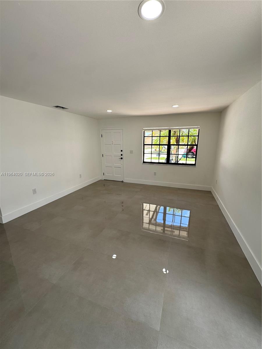 LEOMAR HOMES - Residential