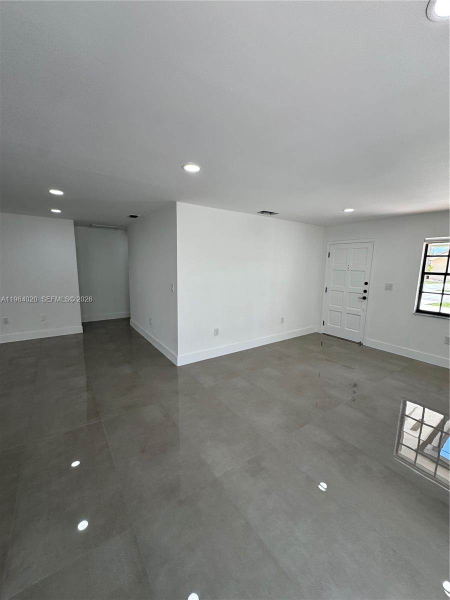 LEOMAR HOMES - Residential