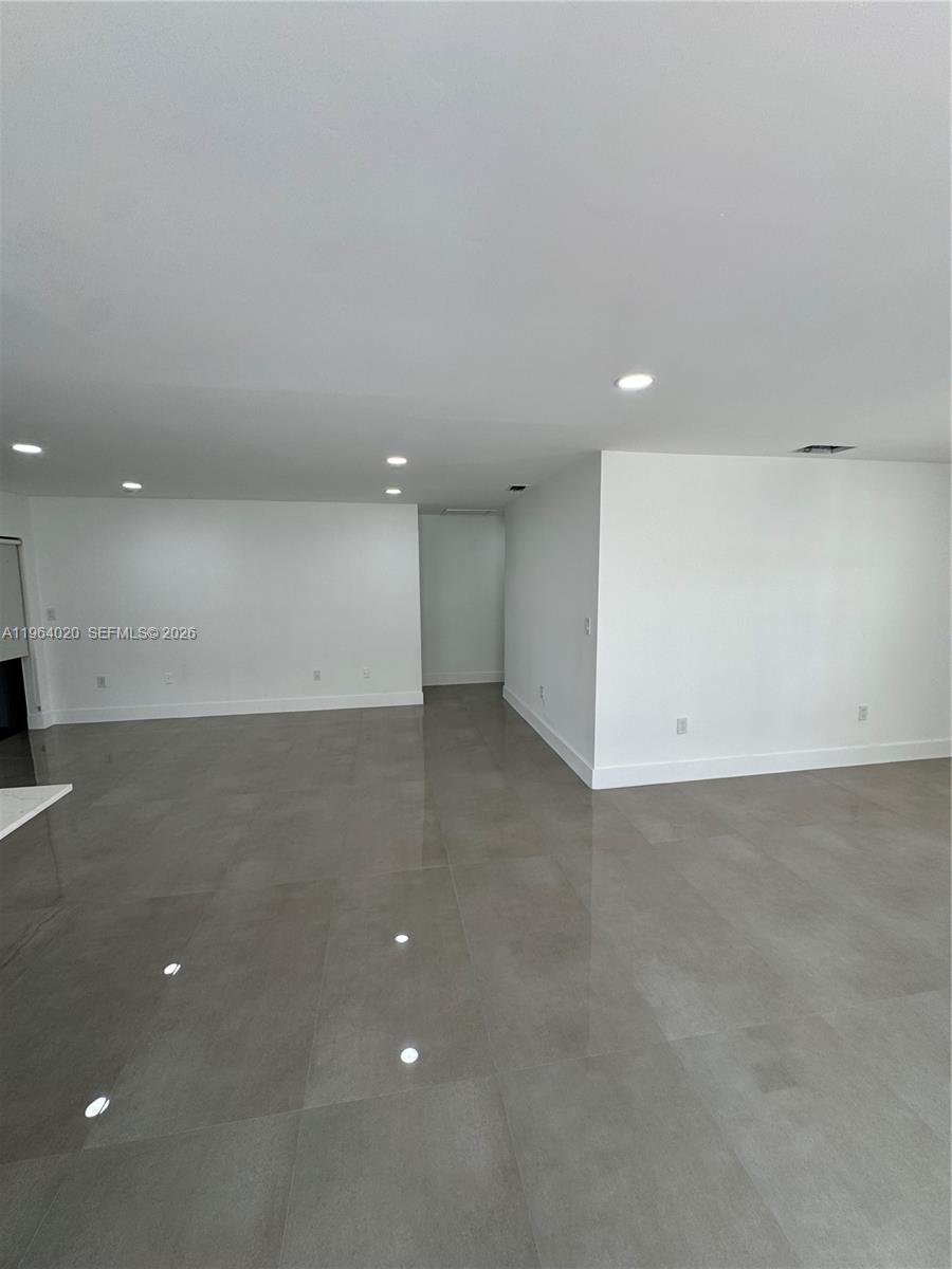 LEOMAR HOMES - Residential