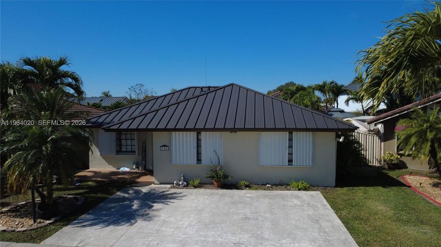 Beautiful home for sale in the desire neighborhood of Tamiami. This home features 3 bedrooms, 2 bathrooms, new aluminium roof installed in 2025, fully remodeled, new floor, kitchen, new stainless steel appliances. Plenty of natural light to enjoy and large backyard to enjoy with family and friends.