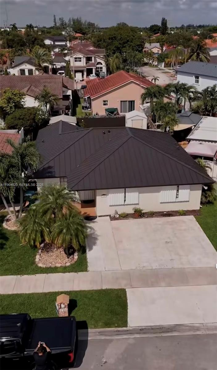 LEOMAR HOMES - Residential