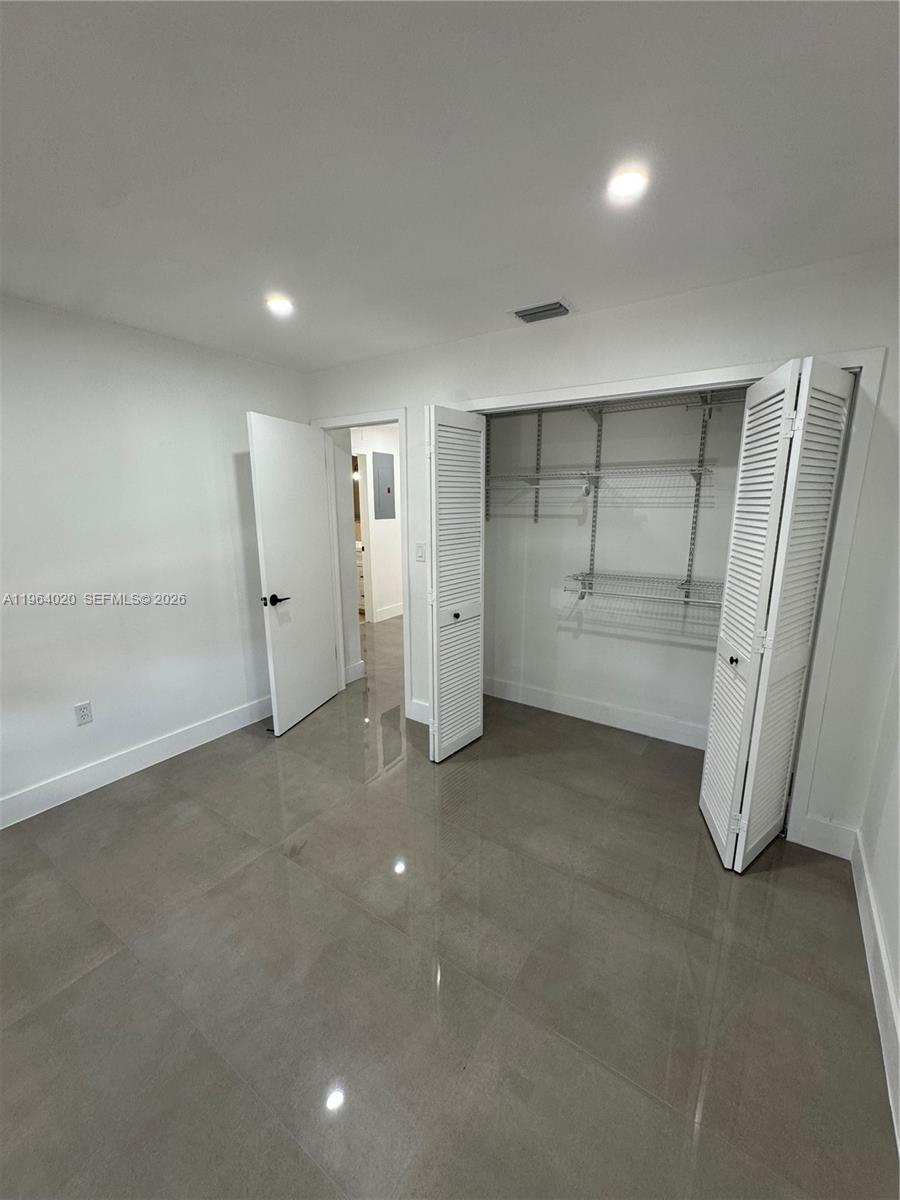 LEOMAR HOMES - Residential