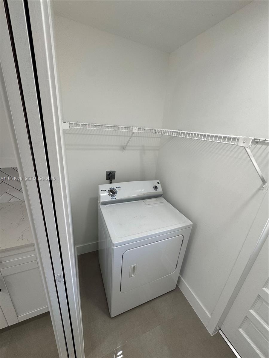 LEOMAR HOMES - Residential