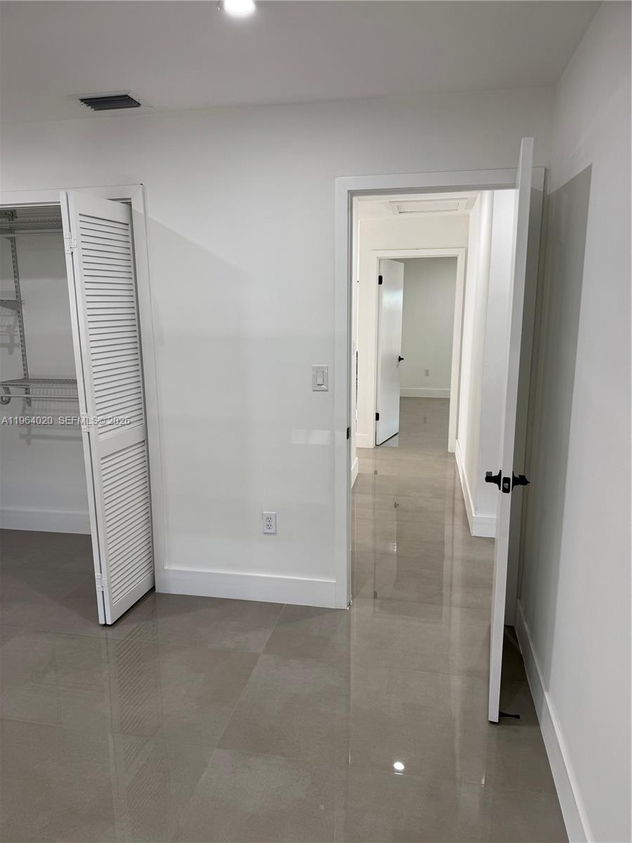 LEOMAR HOMES - Residential