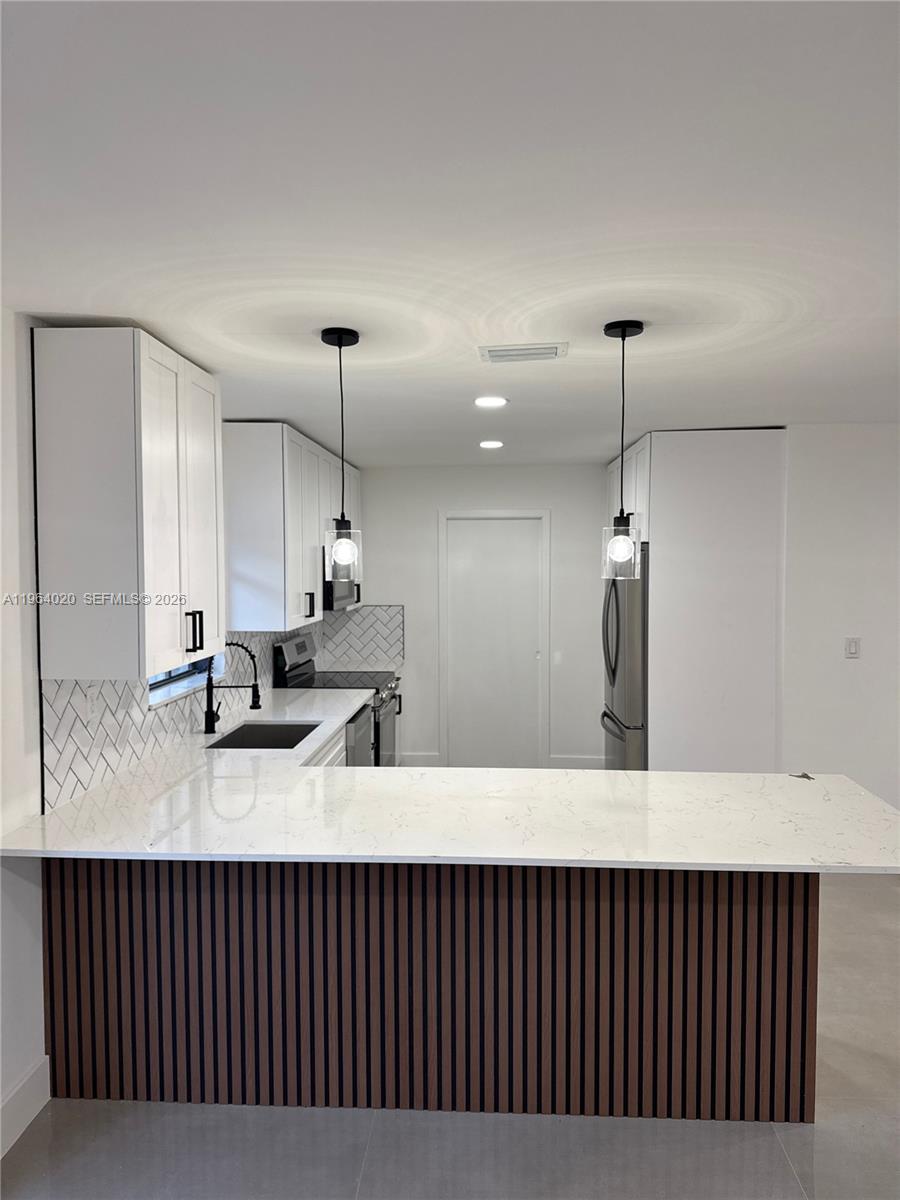 LEOMAR HOMES - Residential