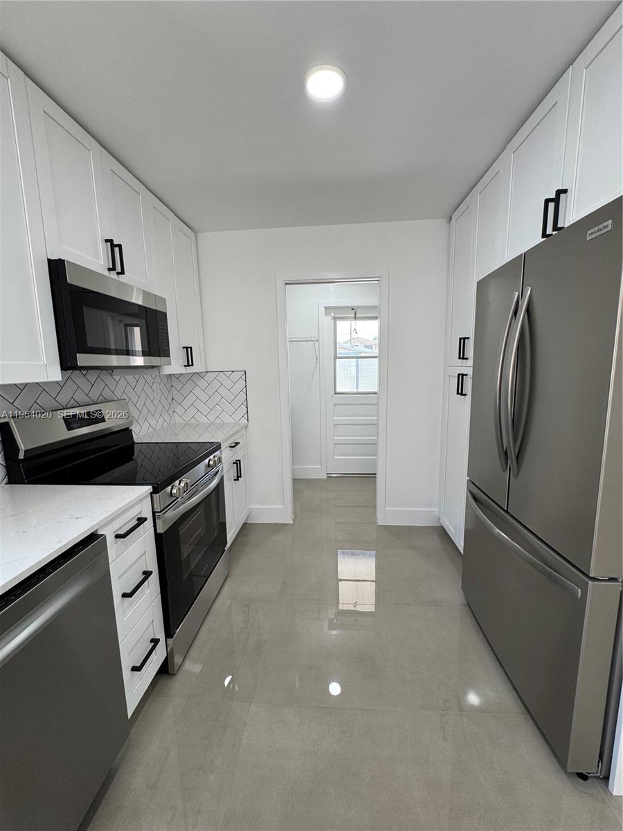 LEOMAR HOMES - Residential