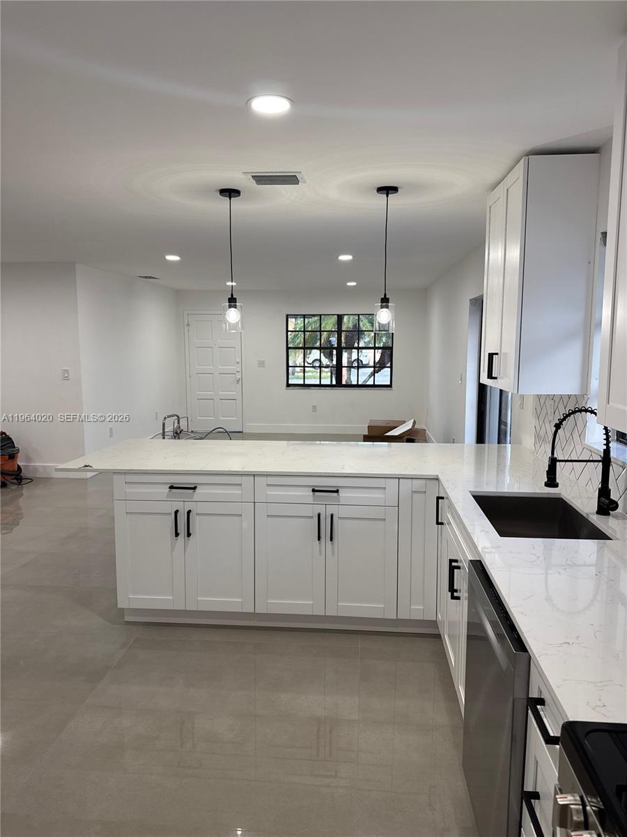 LEOMAR HOMES - Residential