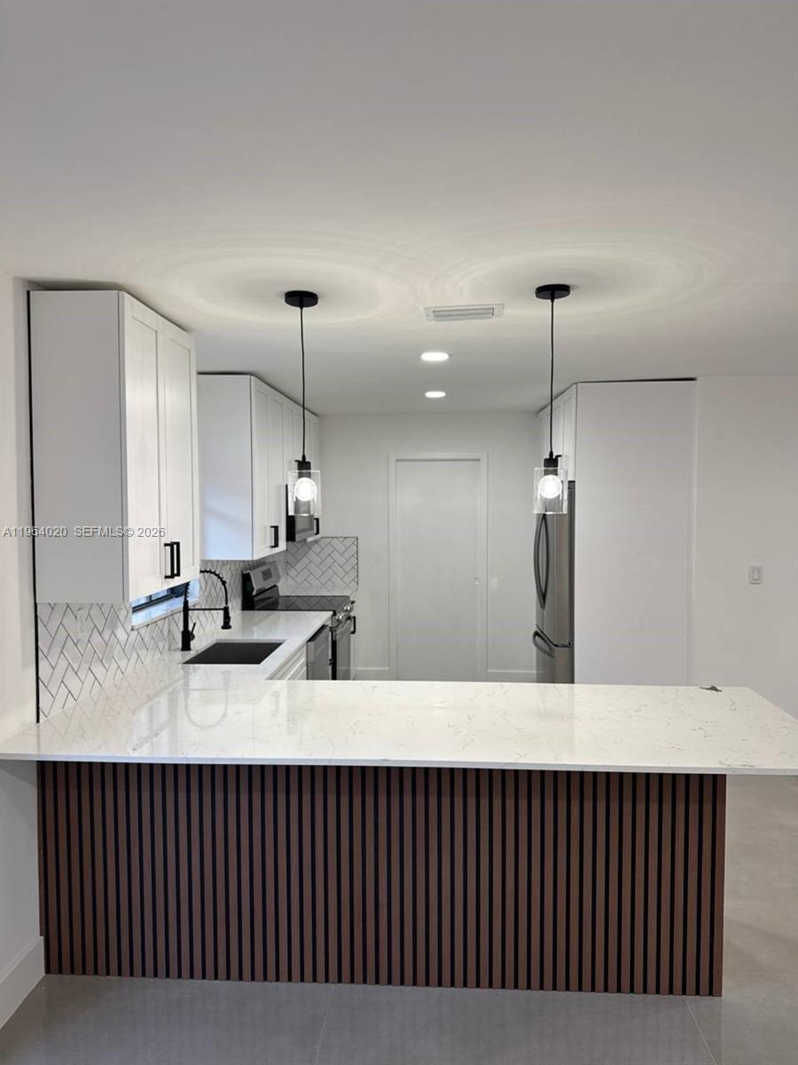 LEOMAR HOMES - Residential