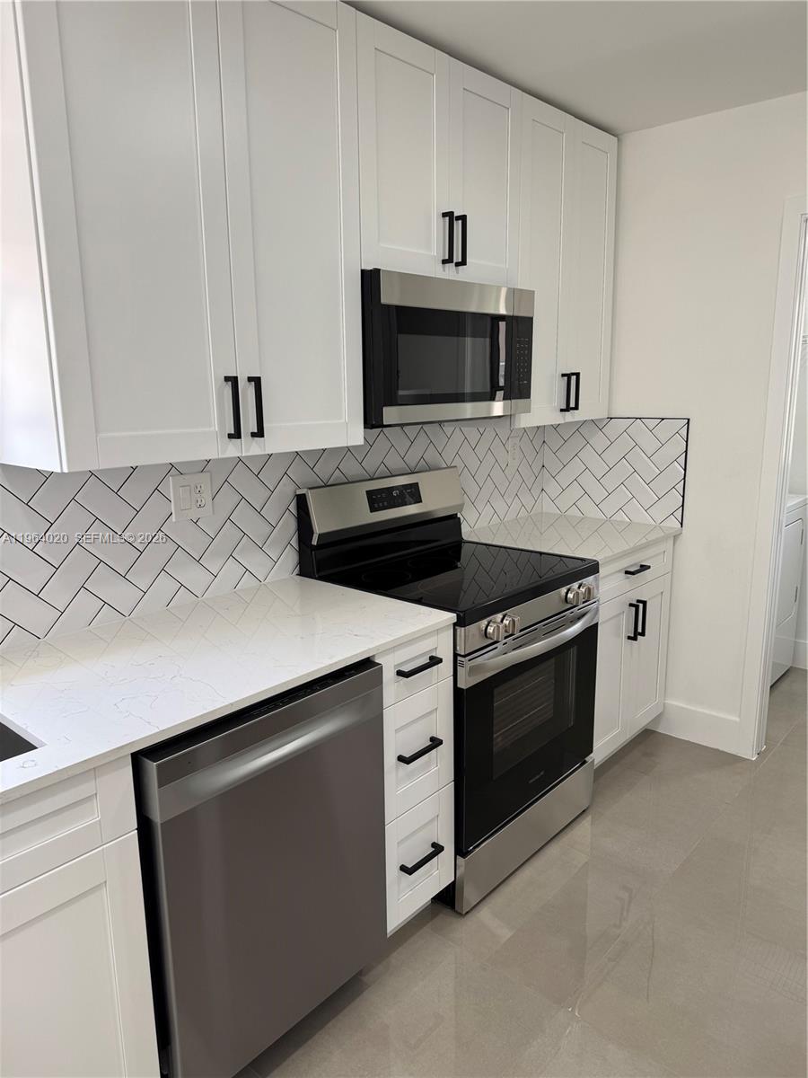 LEOMAR HOMES - Residential