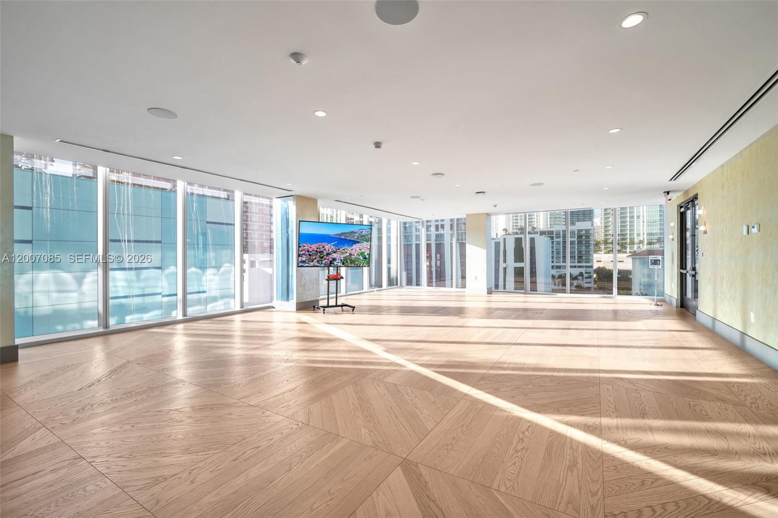 ESCOTTONIA PARK - Residential