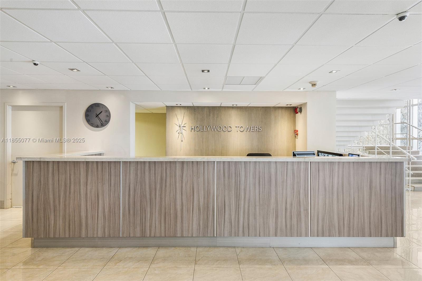 HOLLYWOOD TOWERS CONDO - Residential