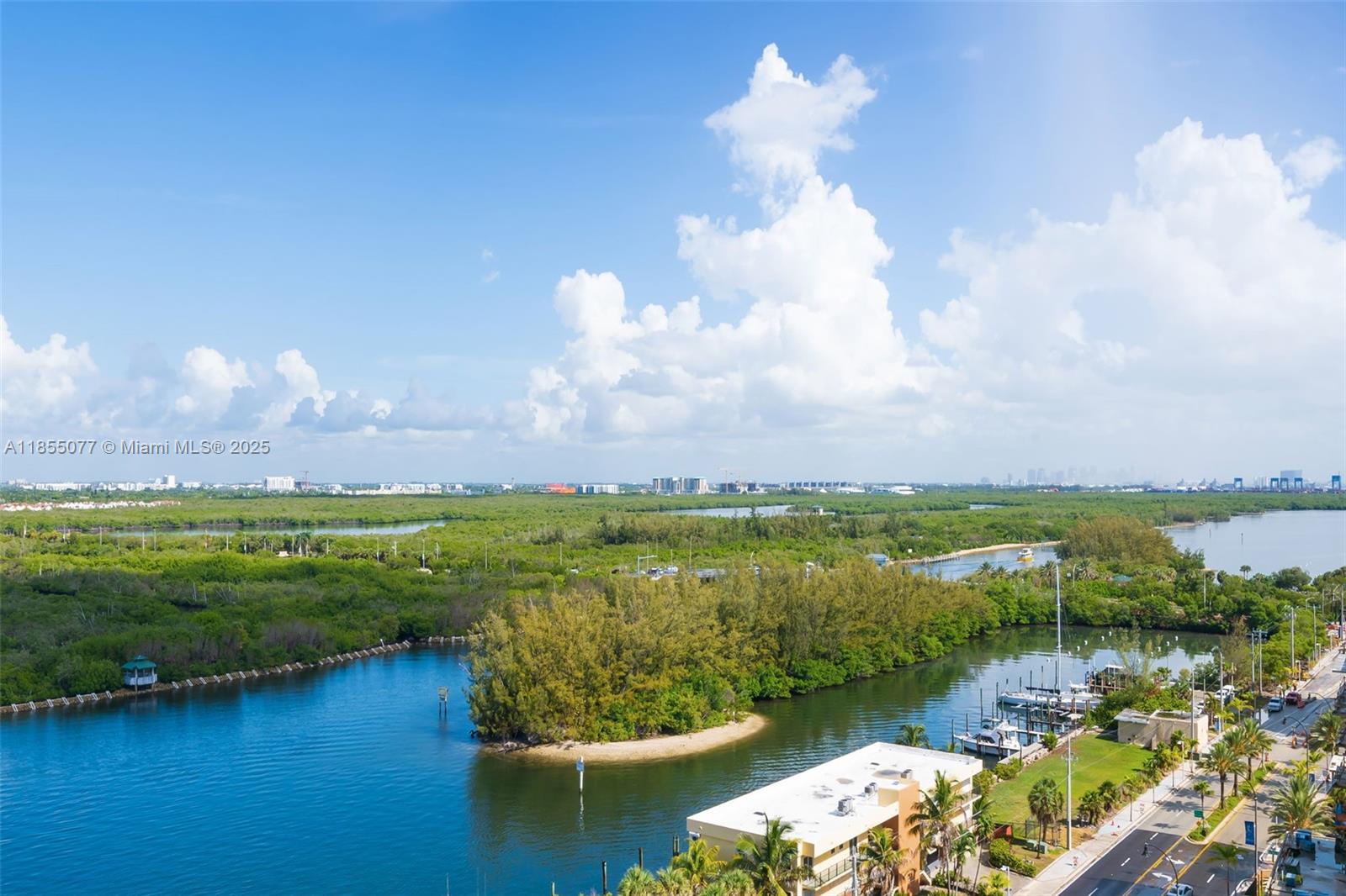 HOLLYWOOD TOWERS CONDO - Residential