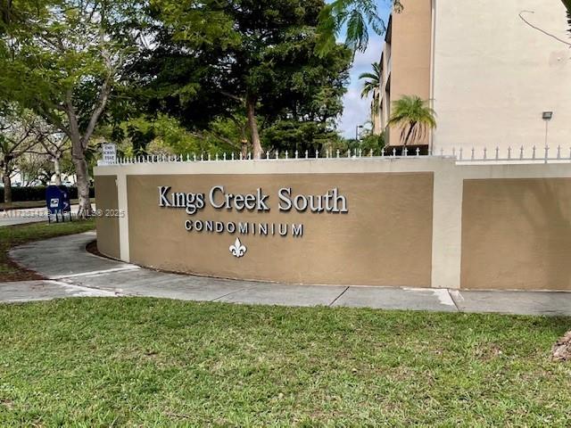 Rarely available 2 bedroom & 2 bathroom spacious unit in the sought after complex of Kings Creek.
Property features: spacious living and dining room area--closets--balcony overlooking the tennis courts--gated community with guard site and security--basic cable & internet--2 parking spaces +--close proximity to Kendall Drive, Palmetto expressway, Sunset Drive and Dadeland Mall.