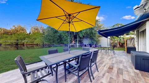 Photo of 105 N 31st Ave, Hollywood, FL 33021 (MLS # A11915095)