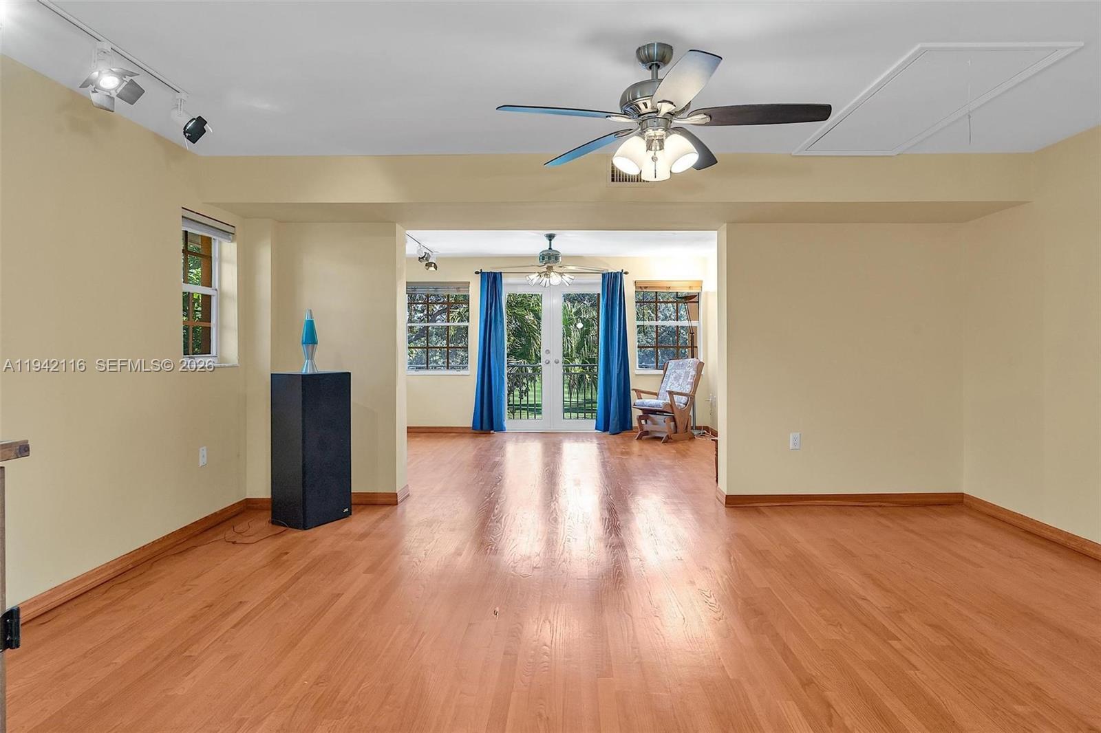 LA GORCE GOLF SUB - Residential