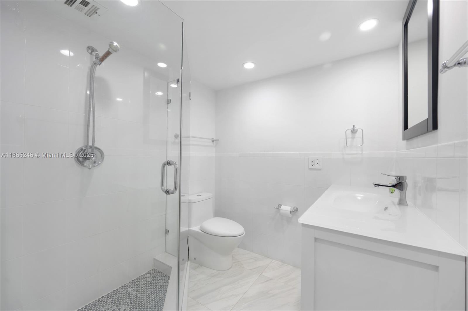 TIFFANY GARDENS NORTH CON - Residential Lease